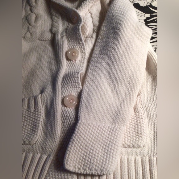 LILLIANS CLOSET SWEATER - Picture 3 of 8